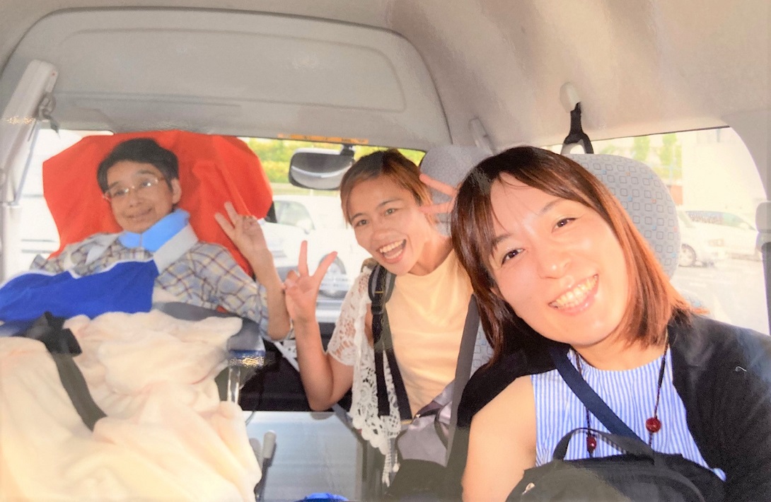 車中で家族写真撮影