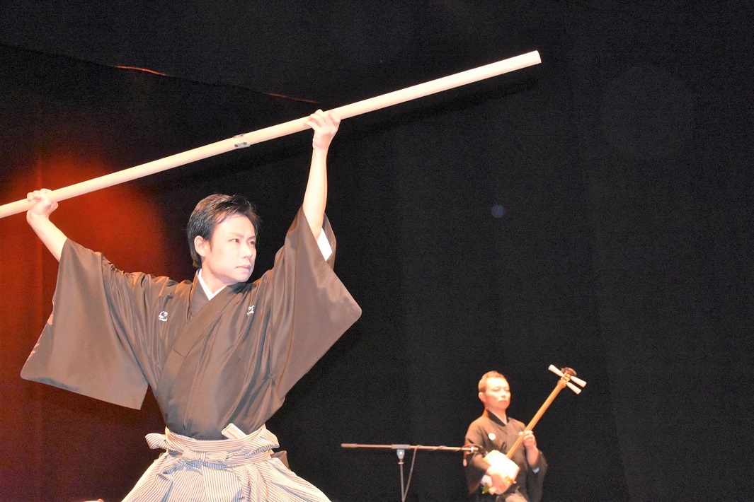 バルト三国ツアー公演にて、立廻りと古典舞踊