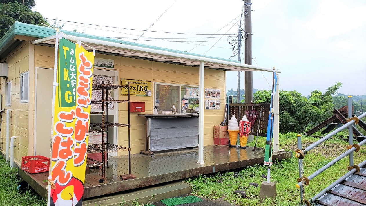 軽食からソフトクリームなどのスイーツまであります