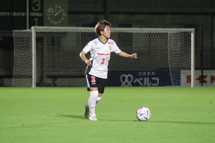 プレー中のジェフレディースの藤代選手