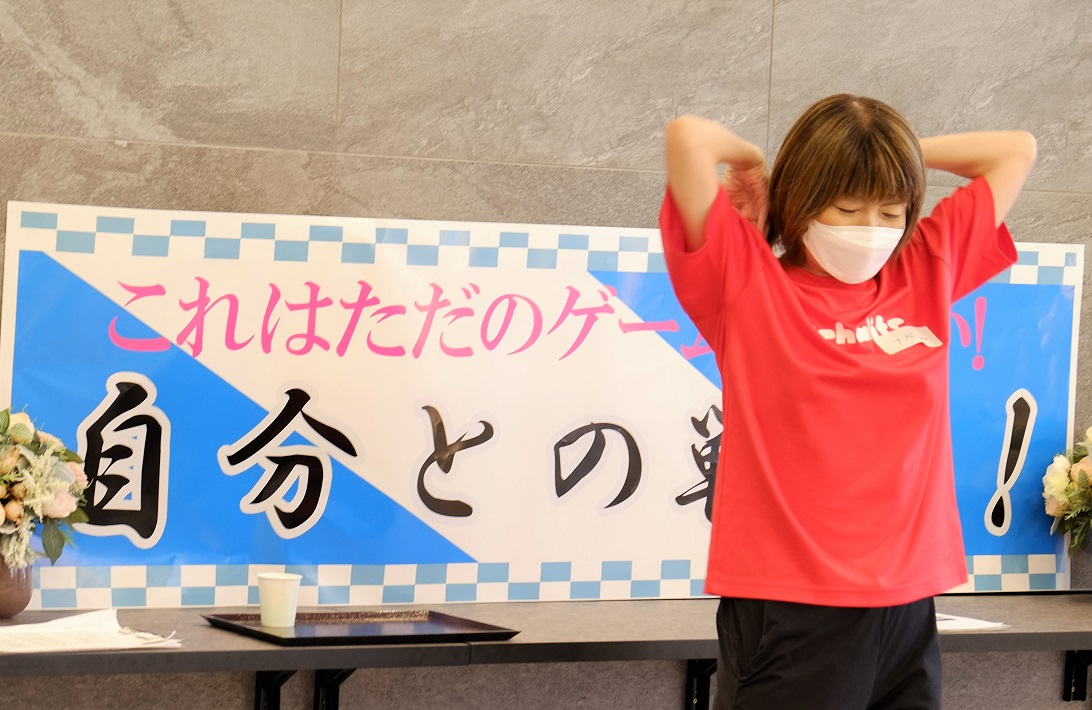 体操を指導する渡邉さん