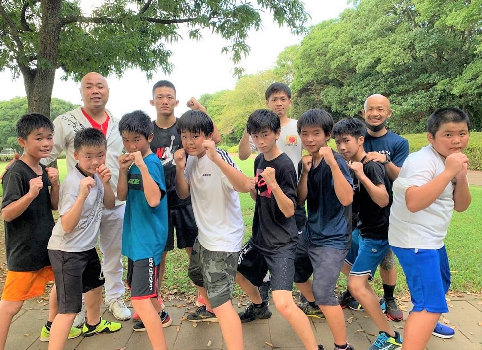 ジムの先輩である全日本新人王・梅津奨利（うめづしょうり）さんと早朝トレーニング