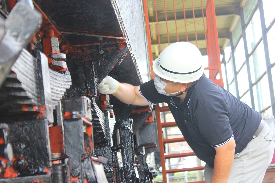 西田市長も駆けつけ一緒にペイント
