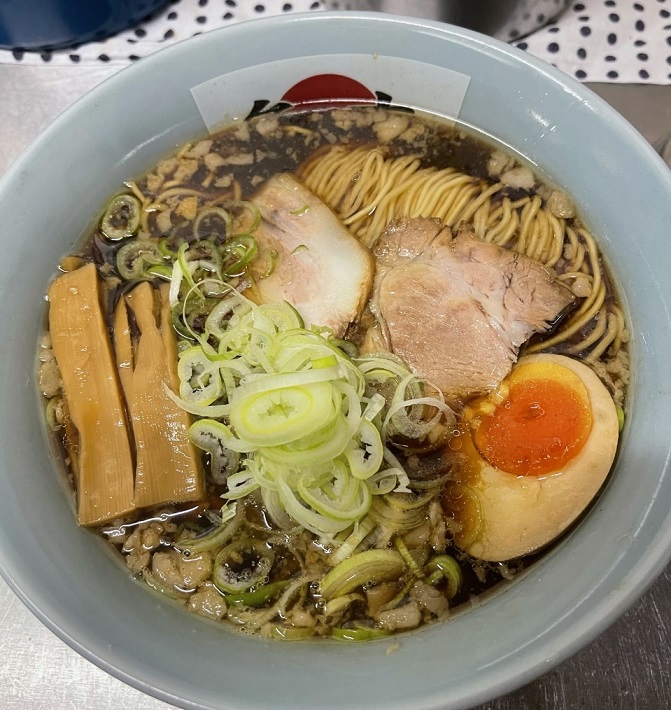 【松戸】職人技光る!店主こだわりのおすすめは醤油らーめん「麵割烹亀壱」