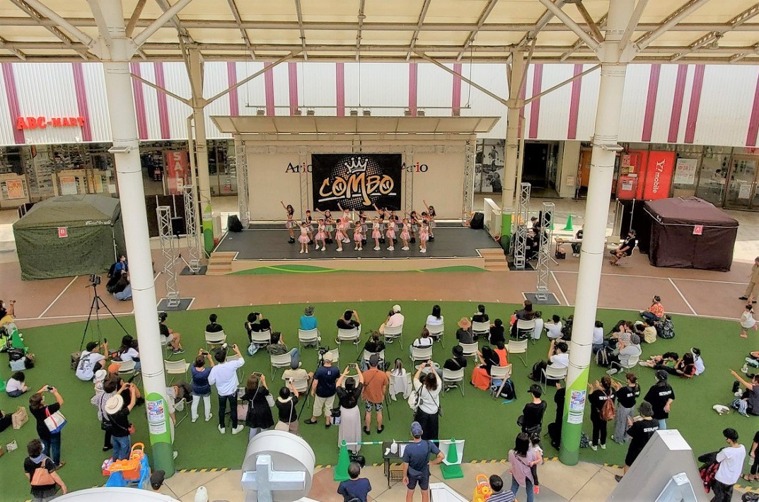 ダンスステージ