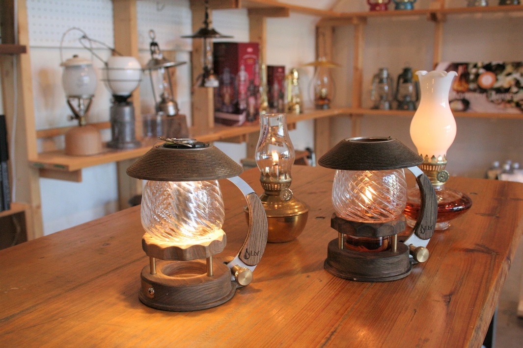 炎の癒やし効果を毎日楽しめるランプも人気