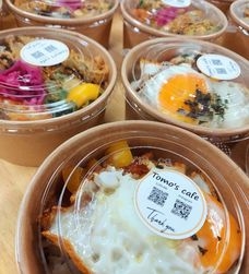 ランチにぴったりなお弁当の販売も