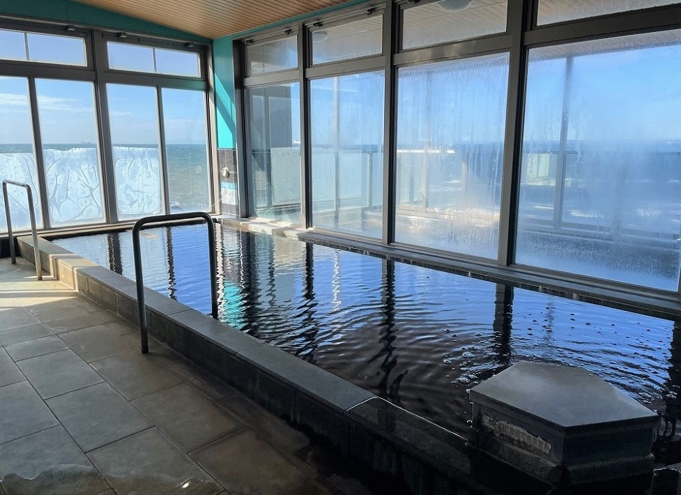 「天然温泉　海辺の湯」内風呂