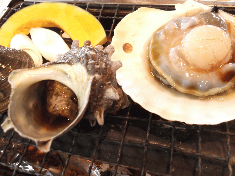 【館山市】漁師料理 たてやま　店内の大型いけすから新鮮な魚介類を提供