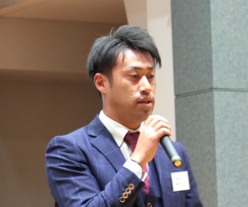 秋吉亮さん