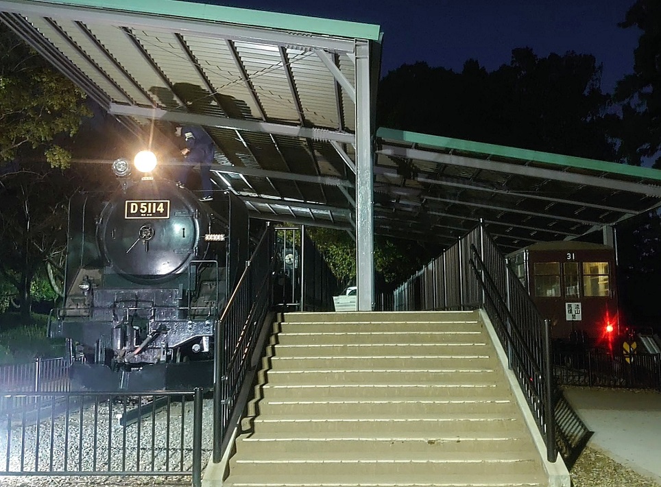 ライトを点灯したＤ5114