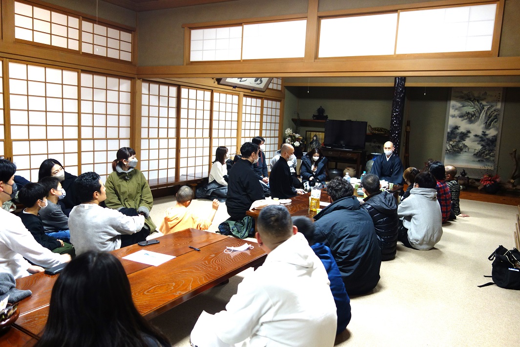 【市川市】水をかぶって一年間のあか落としを「大みそか水行祈祷会」