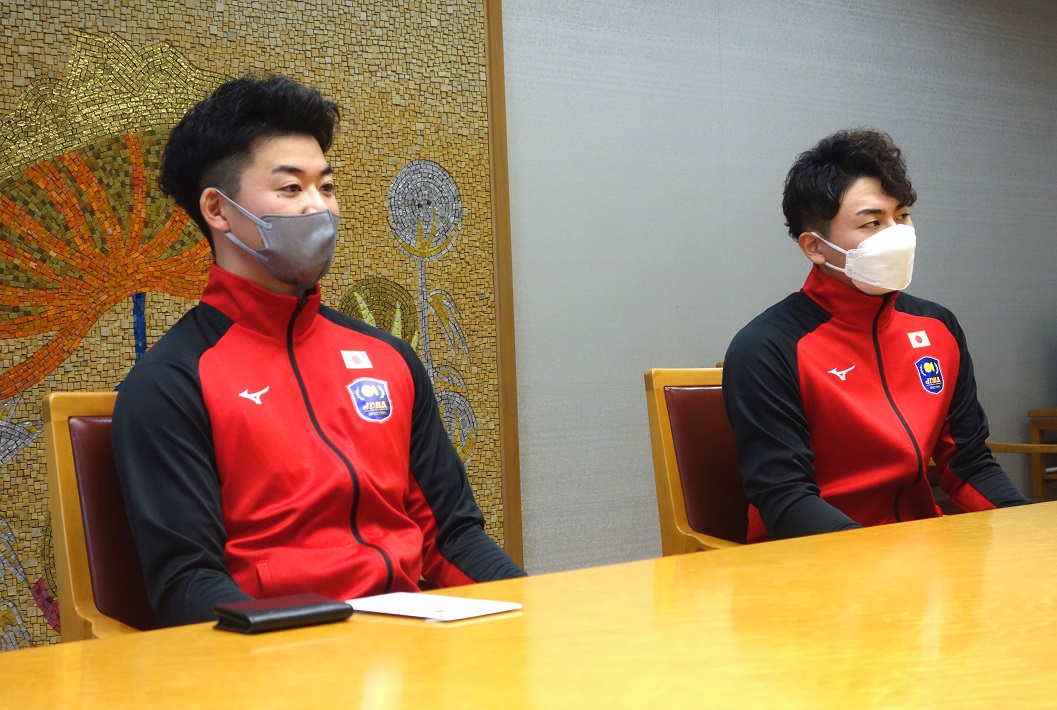 吉村匠海選手（左）と鈴木大智選手