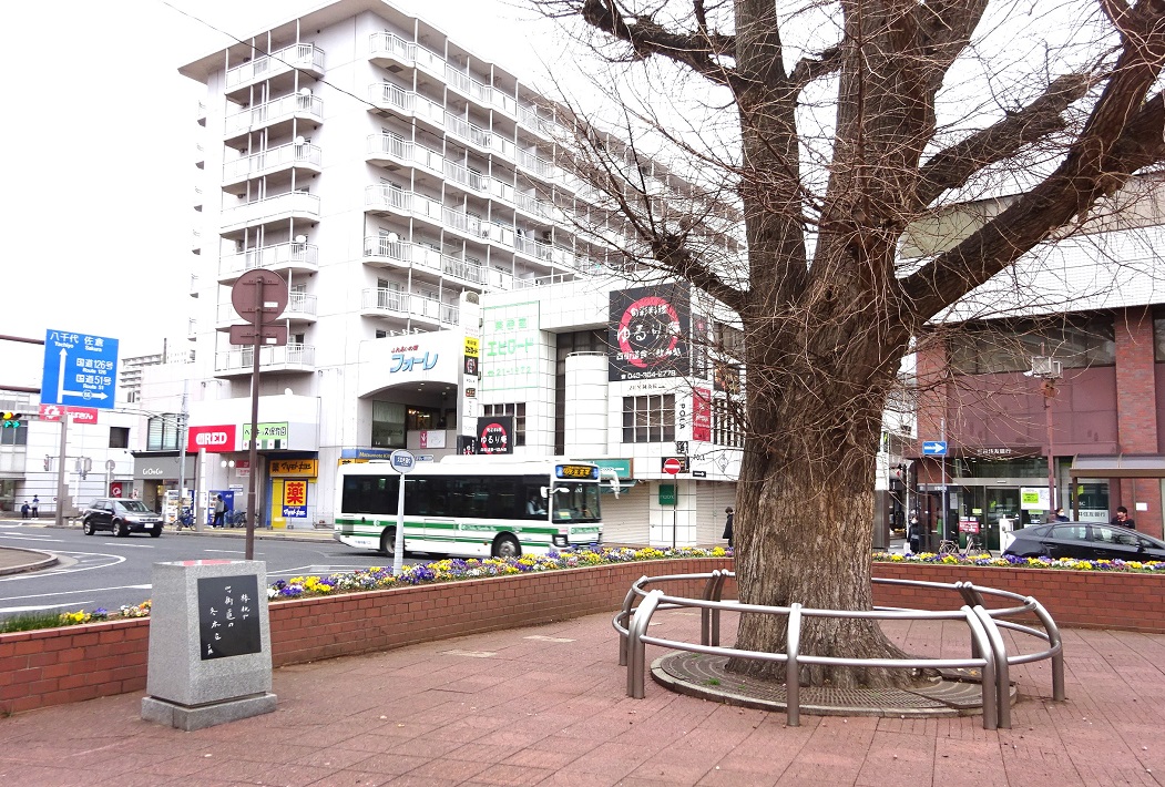 子規の句碑　JR四街道駅北口