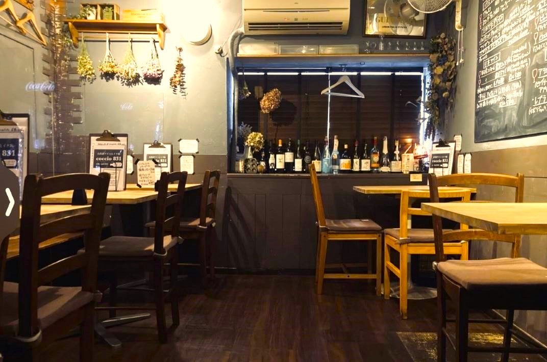 1.【本町】「グリルとワイン COCCIO 831」溶岩石でグリルした旬の食材とナチュラルワインのコラボが楽しめる