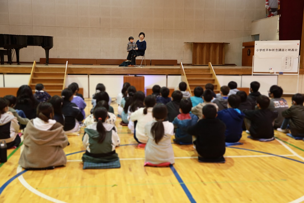 「腹話術」で被爆体験を語る小谷孝子さん。佐倉市・八千代市で動画公開