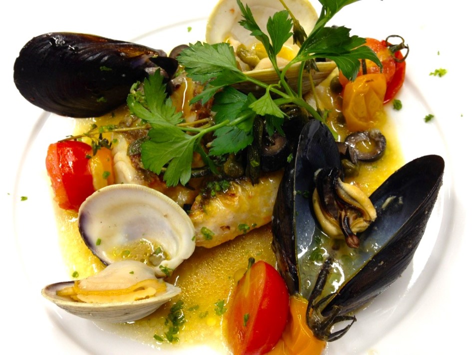 1.【本町】「Ristorante Due by2Leoni リストランテ ドゥエ バイドゥエレオーニ」地産地消に取り組み、船橋の海を意識したインテリアで気軽なイタリアンを
