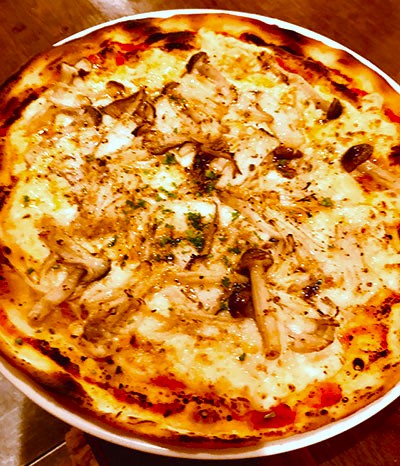 2.【前原西】「ペコリーノ」ガーリックを効かせた料理が特徴の津田沼の老舗イタリアン! 何を食べてもおいしいとファン急増中