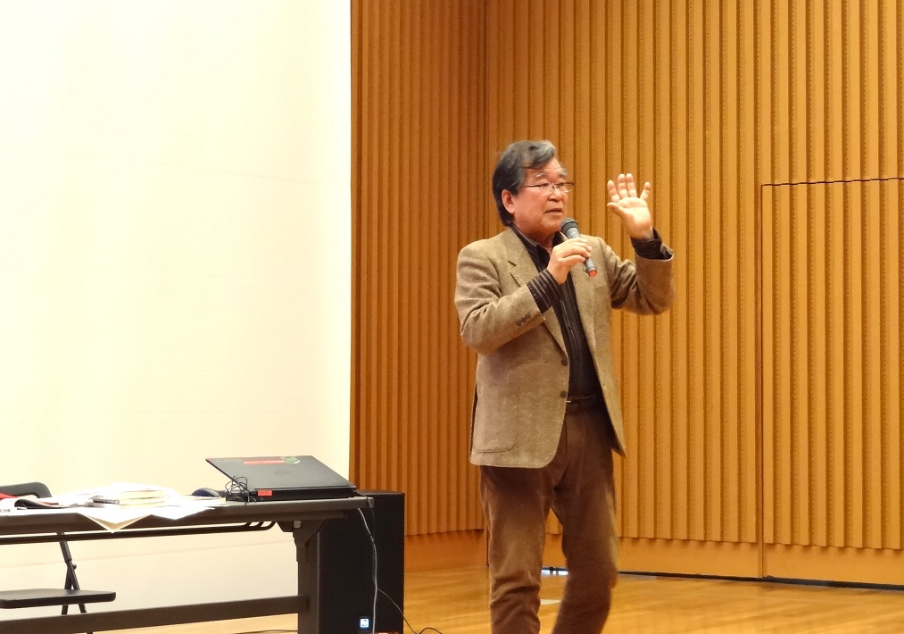 旅行作家　秋山秀一さん