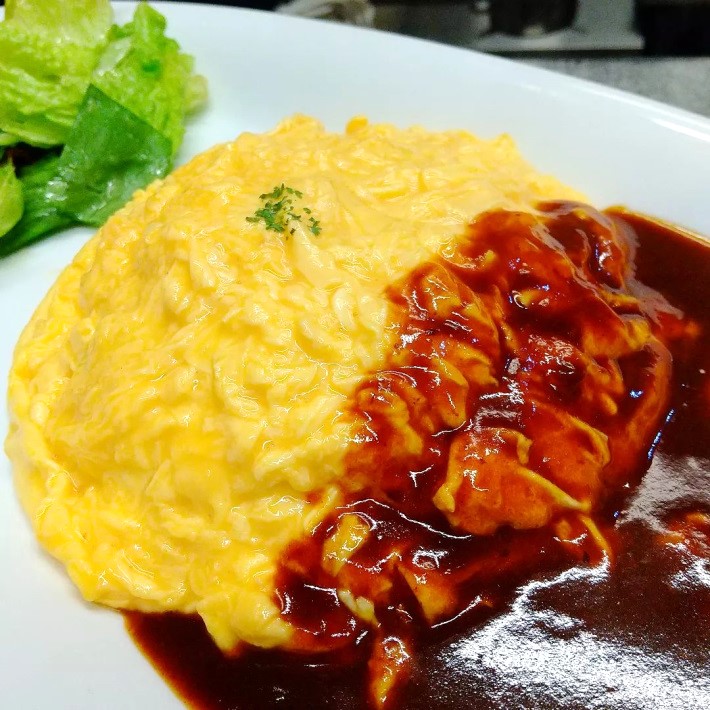 欧風料理とワイン「ビストロ　ル・セーフ」　ふわとろ！オムライス