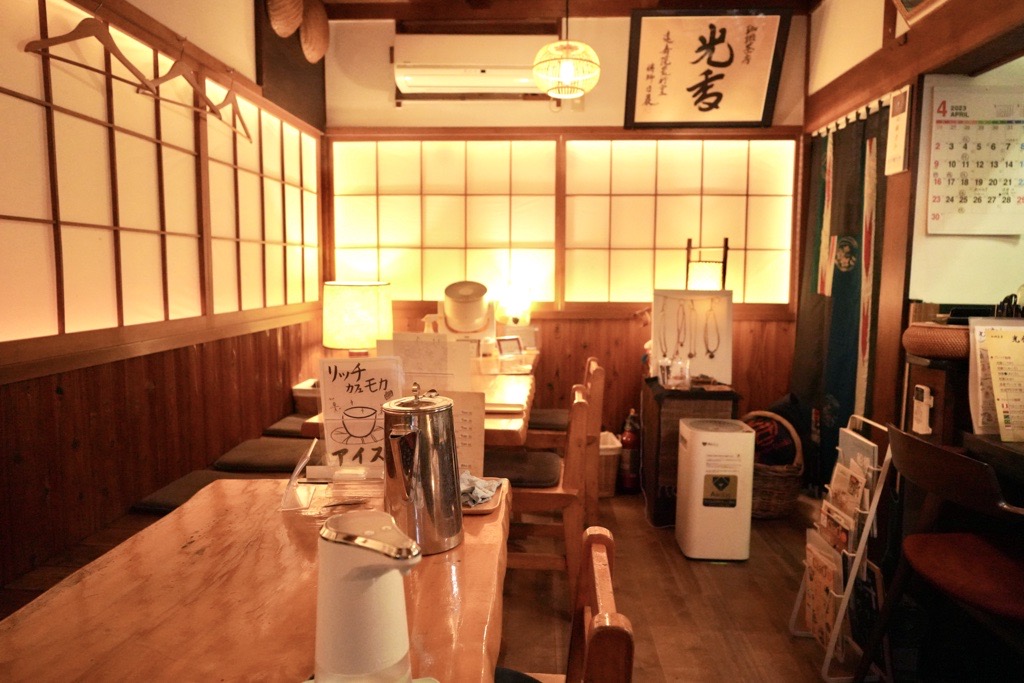 珈琲茶房 光香の内観