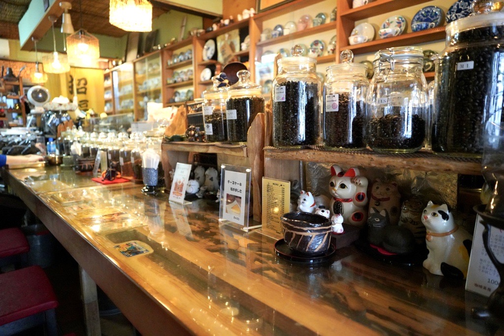 と庵のカウンター席