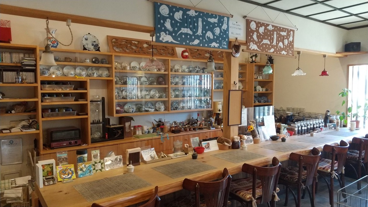 Cafe Lutraのカウンター