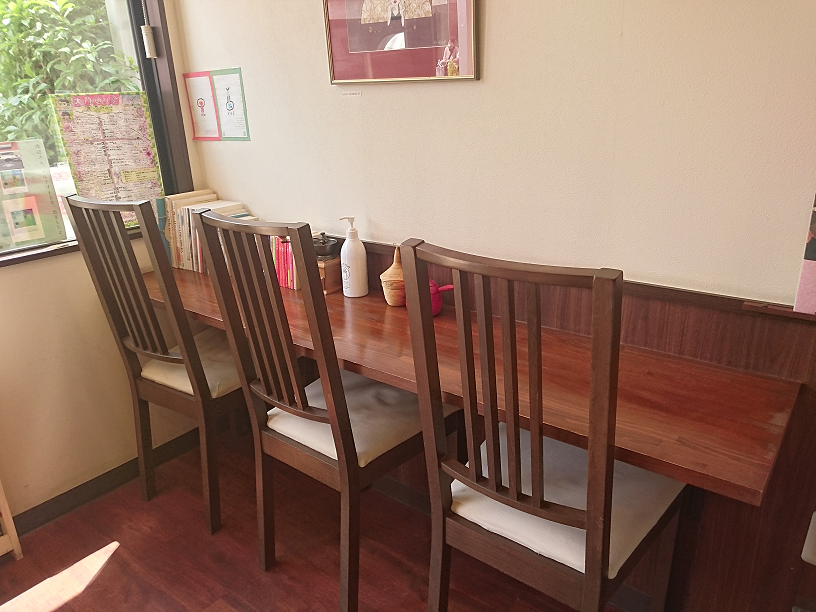 平野珈琲の内観 カウンター席