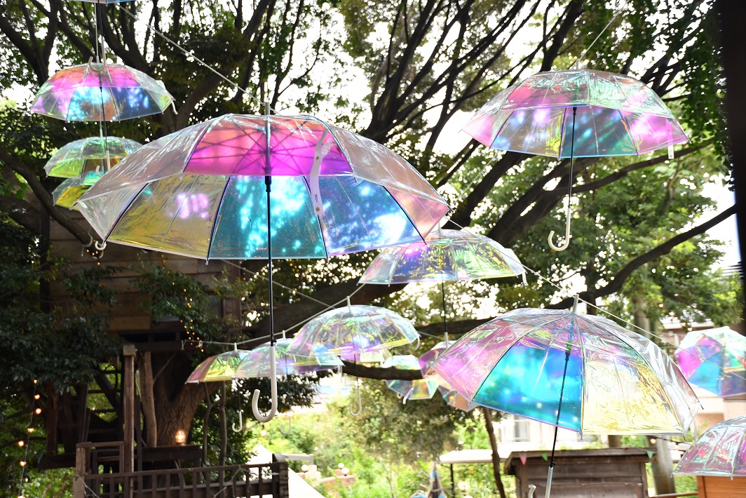 千葉市 千葉公園の「YohaS 2023」傘の道