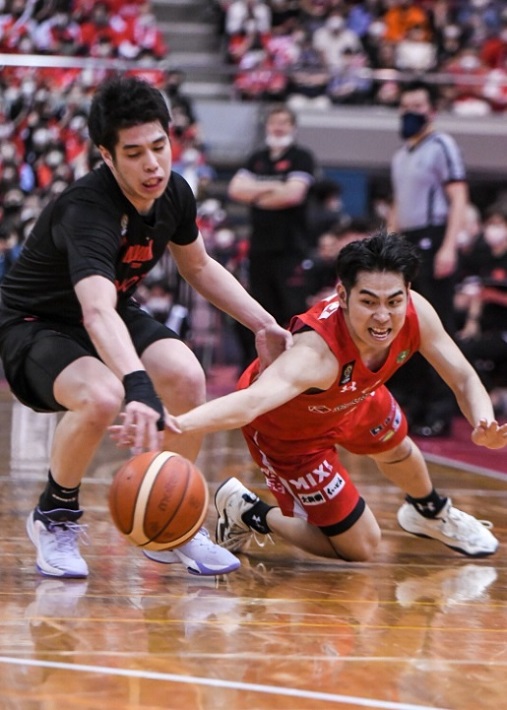 小川麻斗