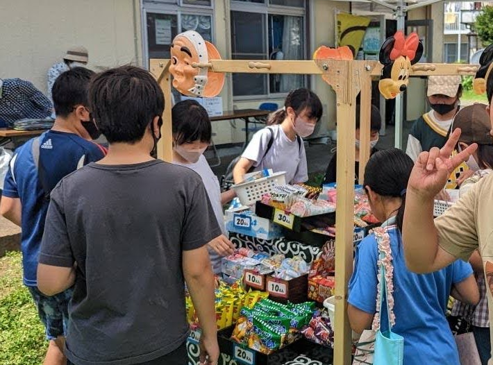 「駄菓子やふーちゃん」昭和の香りが漂うイベント!菓子と一緒に紙芝居も楽しもう【習志野市】