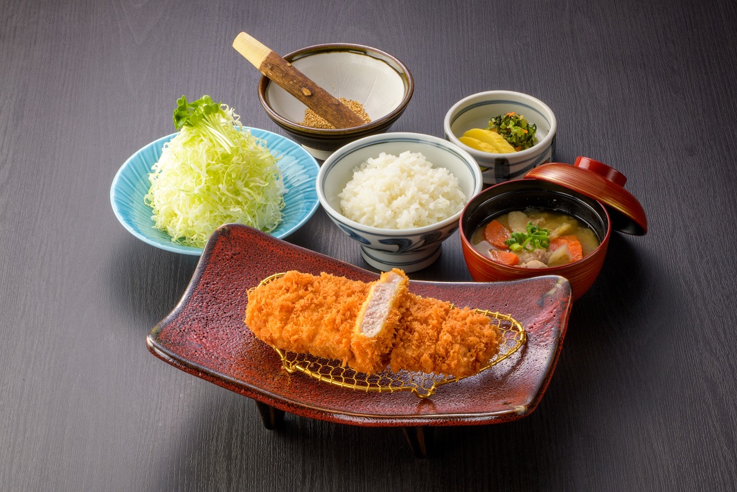 柔らかくうま味際立つこだわりブランド豚のとんかつ かつ波奈