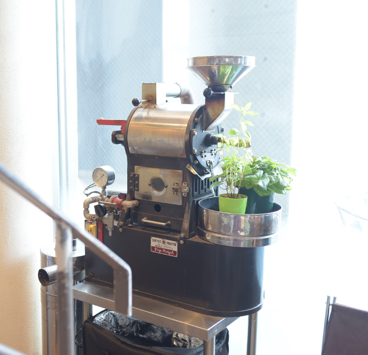 【中央区新千葉】「COFFEE RIN」炭火で自家焙煎したコーヒー豆をドリップで丁寧に提供 