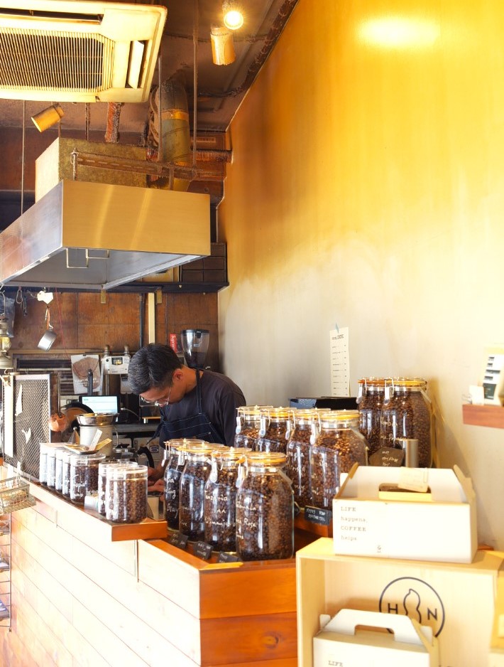 【中央区弁天】「豆NAKANO」焙煎の様子を間近で見られる千葉駅前のロースタリーカフェ 
