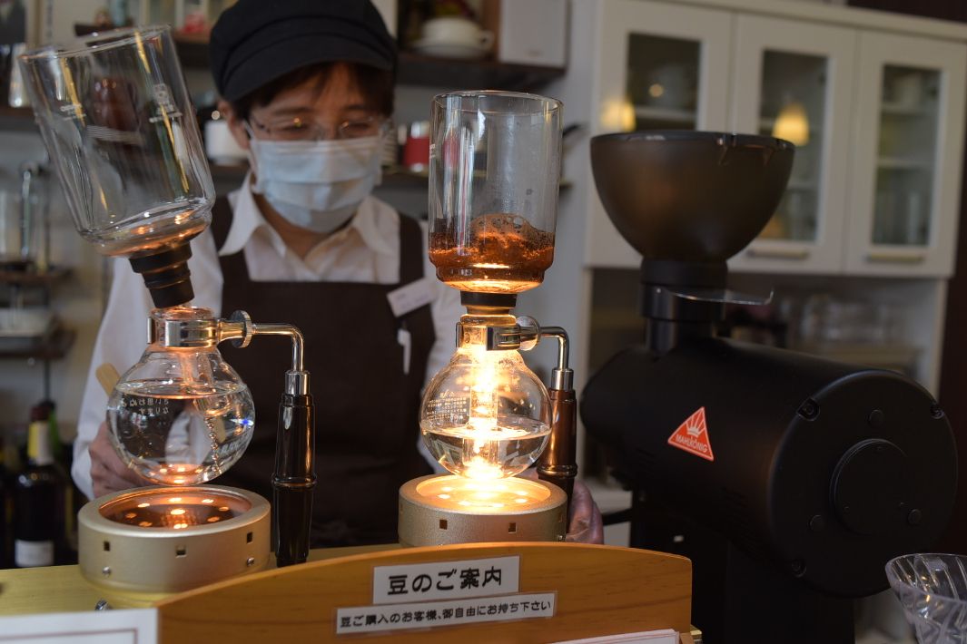 【緑区おゆみ野南】「ルマーズコーヒー」均一に火が通る「完全熱風式焙煎」で時間をかけて焙煎 