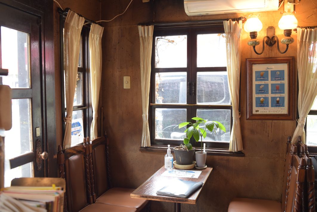 【中央区富士見】「珈琲専科 ヨーロピアン」レトロな店内で1杯ずつサイフォンで入れるコーヒー
