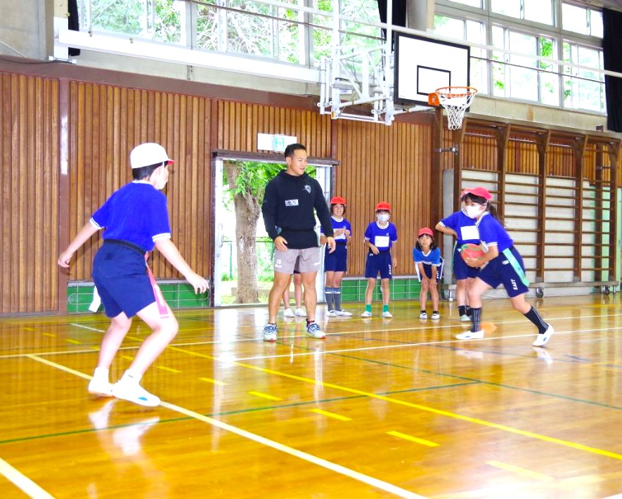 【船橋市】日本一のチームが小学生を指導！クボタスピアーズ 「タグラグビー教室」