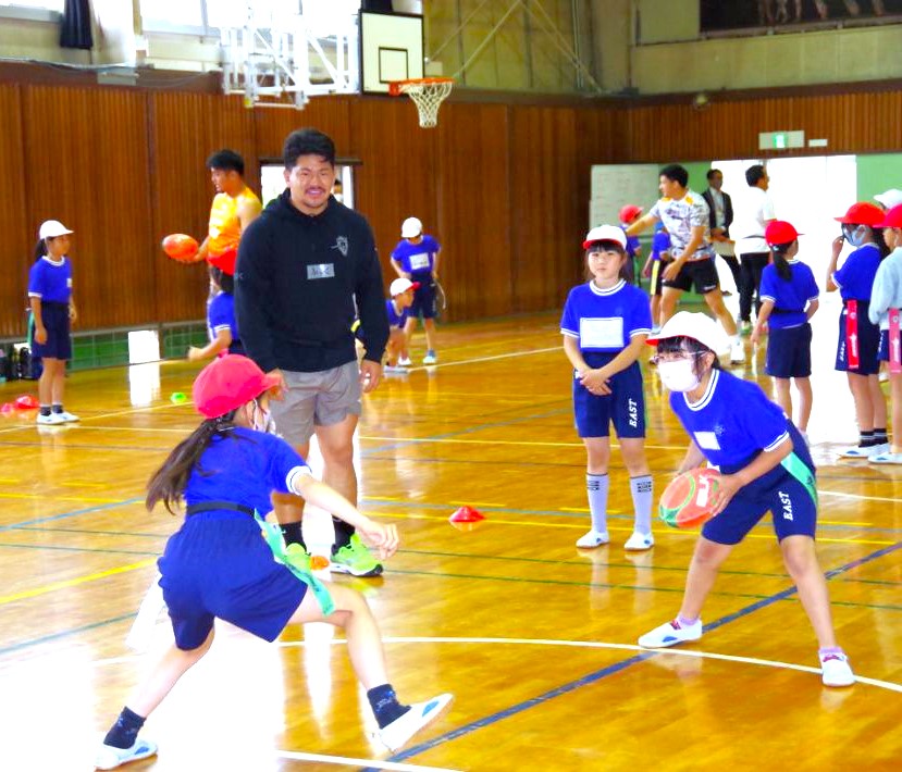 【船橋市】日本一のチームが小学生を指導！クボタスピアーズ 「タグラグビー教室」