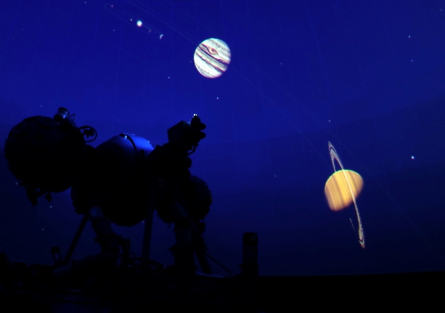 【我孫子市】手賀沼親水広場「水の館」のプラネタリウムで満天の星を