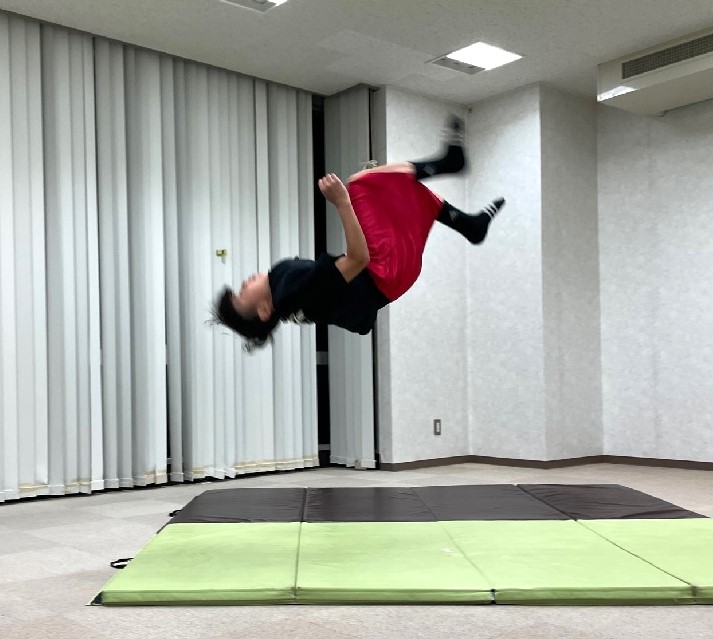 袖ケ浦市にヒーロー降臨！「光の皇子ソデガウラー」
