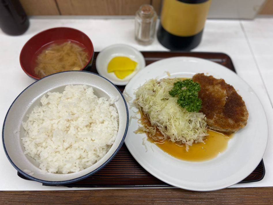 【稲毛区緑町】学生や腹ペコ民の強い味方！ジャンボシリーズが大人気「お食事処　甘太郎」