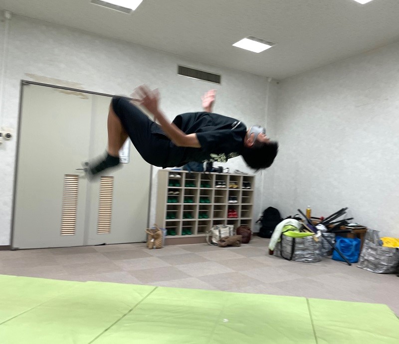袖ケ浦市にヒーロー降臨！「光の皇子ソデガウラー」