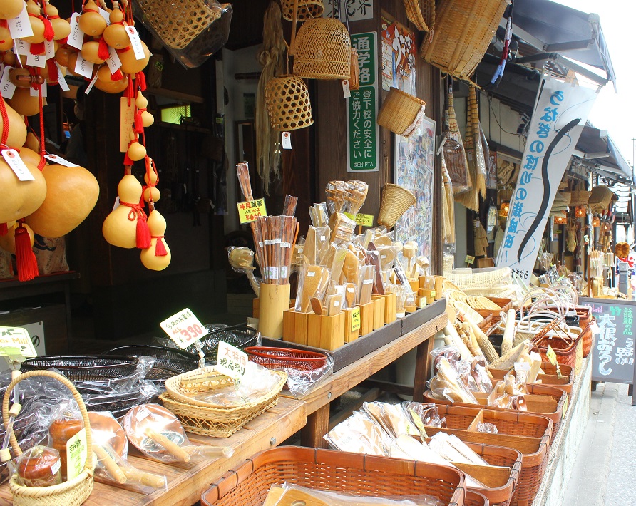 荒物屋から始まり今では「東の藤倉商店」に！3代続く老舗の魅力【成田市】