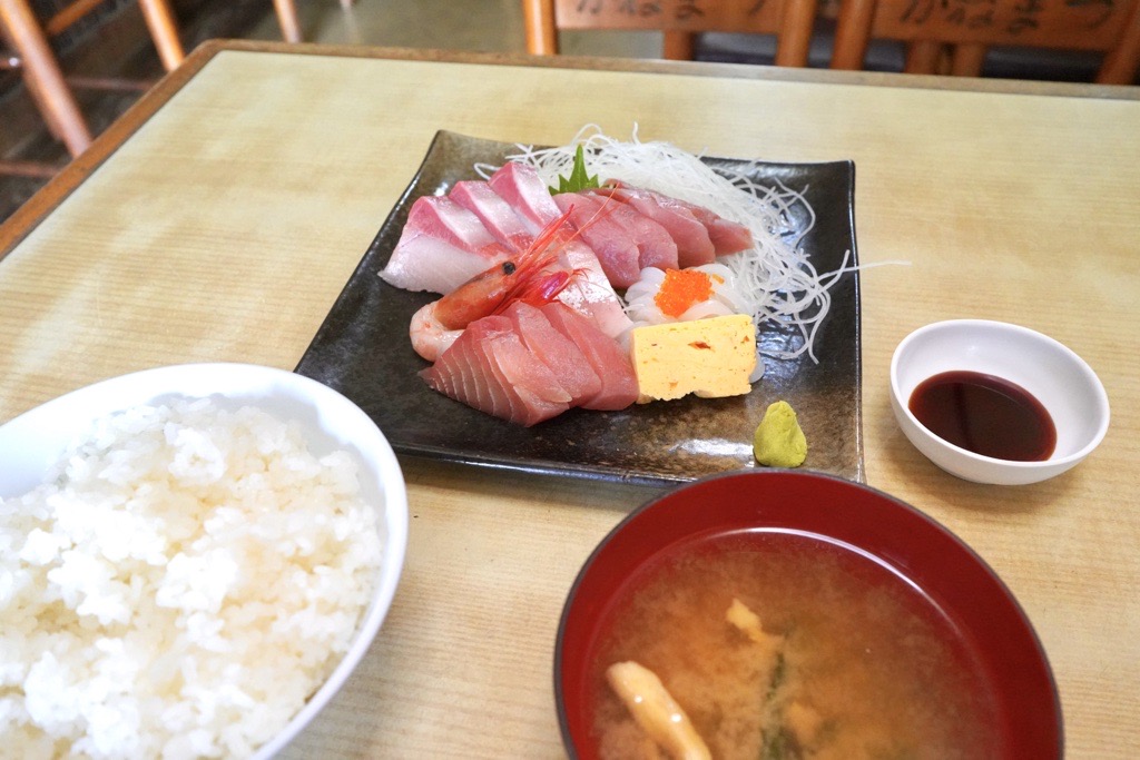 成田市 かねまつ食堂の定食
