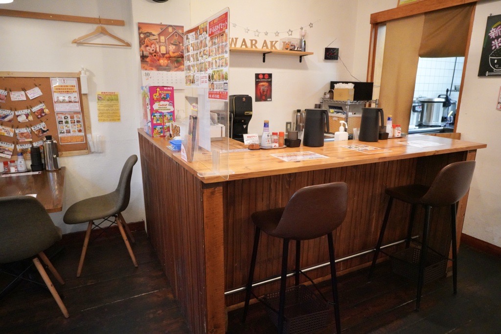 成田市 食堂わ楽のカウンター
