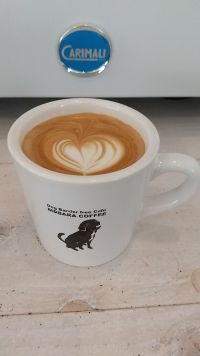 茂原氏 Dog Barrier free Cafeのふわふわミルクのカフェラテ