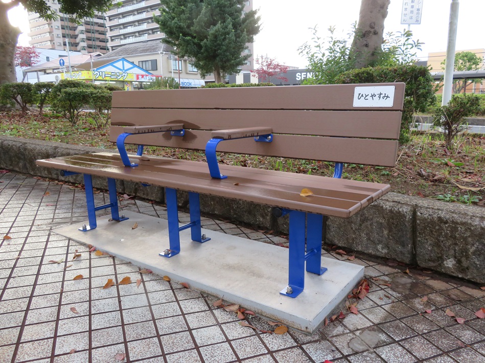 JR酒々井駅のベンチ