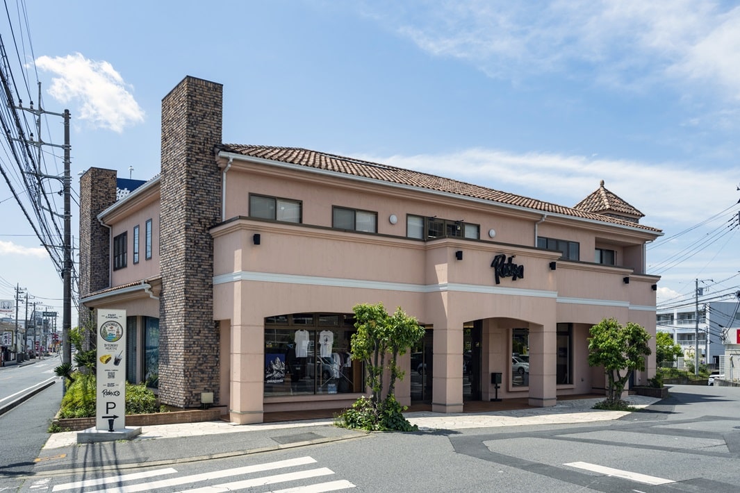 【佐倉市】ミートパイ専門店「バイロンベイミートファクトリー」のアップルパイ。クランブルやナッツなどの食感がやみつきに!