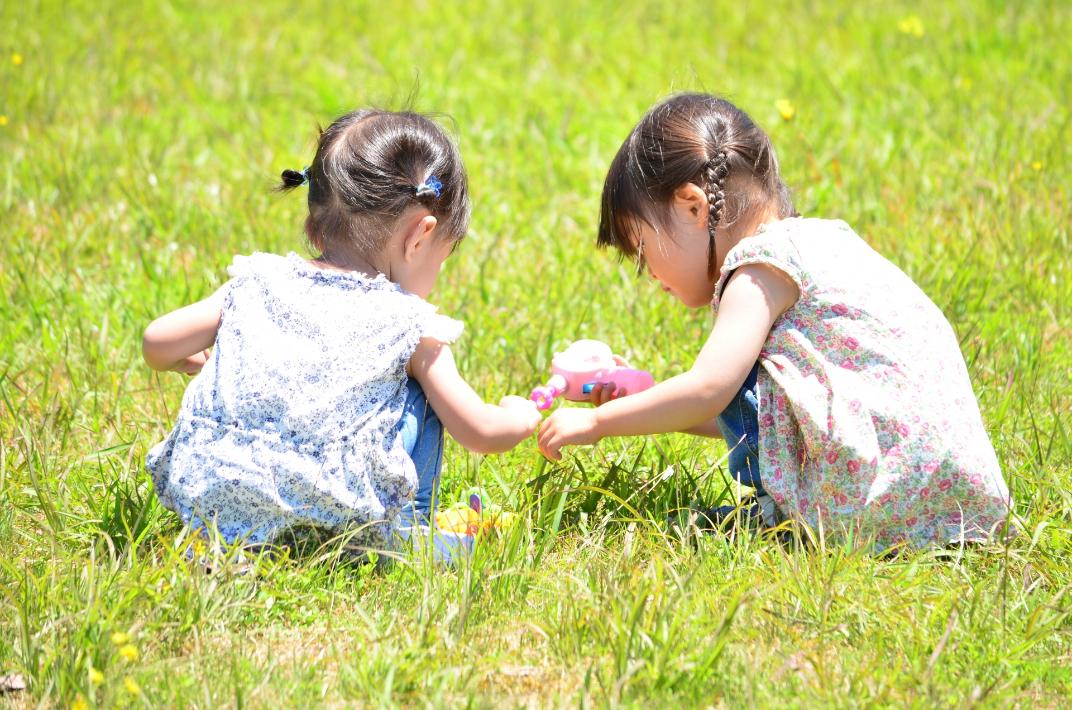 1歳の習い事何がいい？リトミックや水泳など発達や成長に合わせて楽しめるものがおすすめ