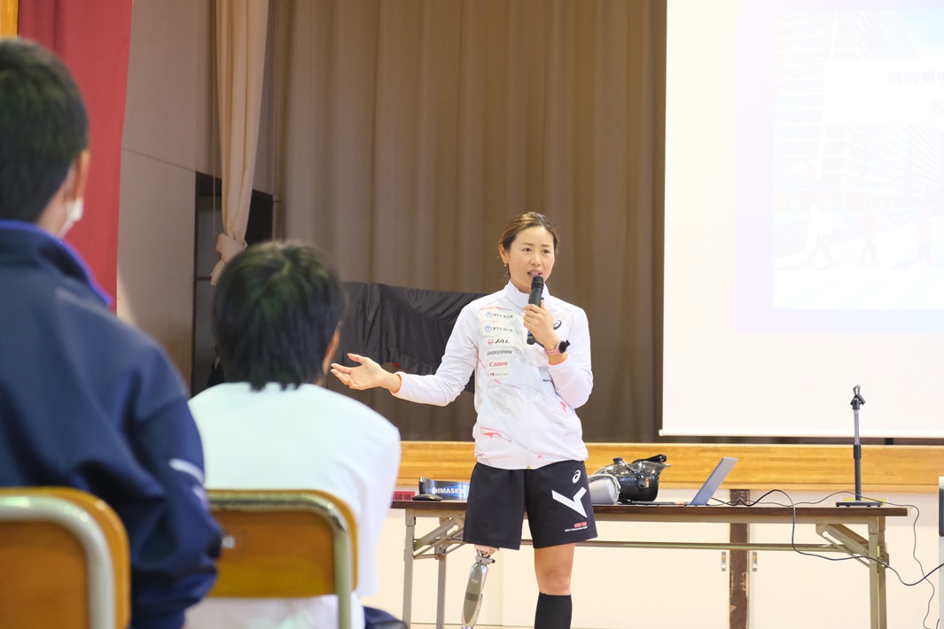 市原市 秦由加子選手が中学生と交流